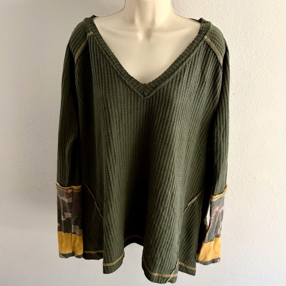Free People Starlight Thermal Tunic Small Olive Waffle Knit Camo Cuff Oversized - Picture 4 of 13
